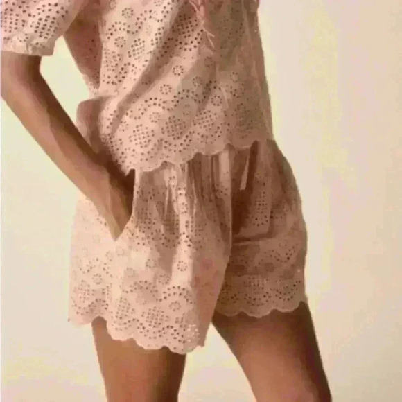 ST. ROCHE Harper Shorts in Tan Size Small NWT - Picture 2 of 2